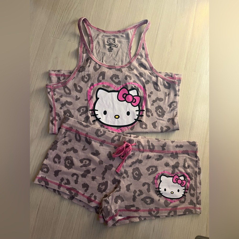 Hello Kitty Sanrio Vintage NWT Two Piece Tank & Short Set 💕 - Picture 5 of 12